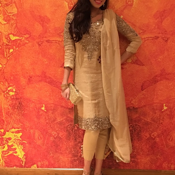Pakistani/Indian outfit gold with hand embroidery - Picture 1 of 7